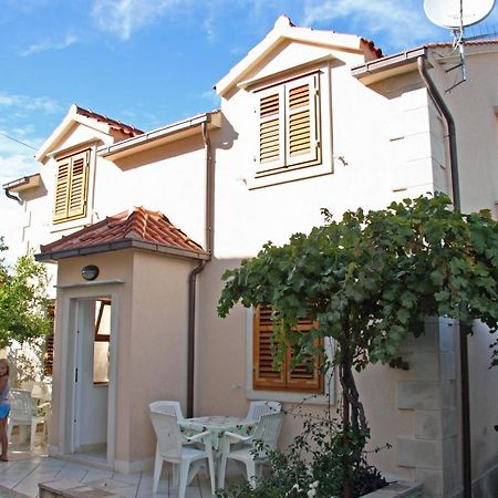 Apartments With A Parking Space Supetar, Brac - 6037 Exterior photo