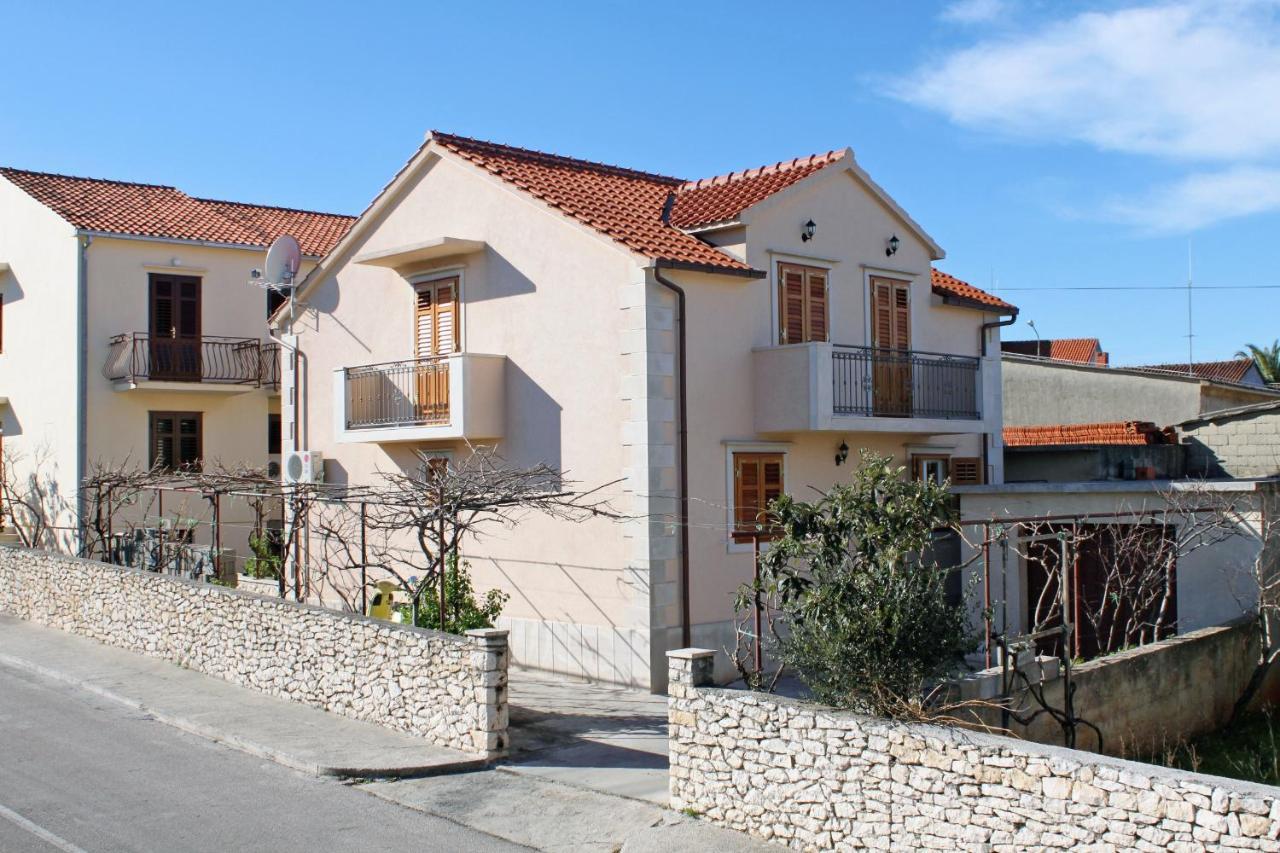 Apartments With A Parking Space Supetar, Brac - 6037 Exterior photo