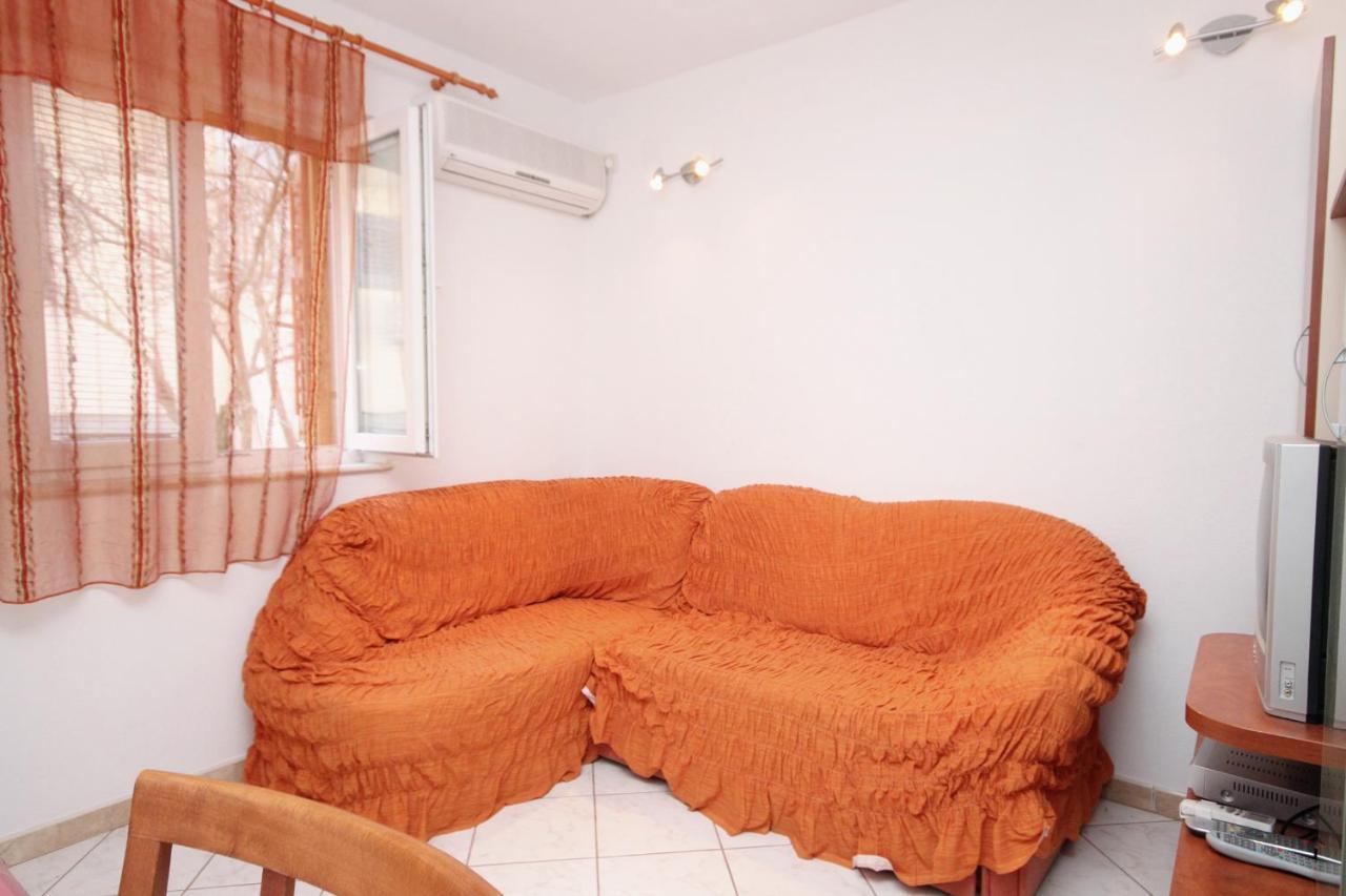 Apartments With A Parking Space Supetar, Brac - 6037 Exterior photo